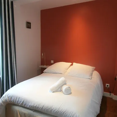 Au Claire De Lune Holiday home *